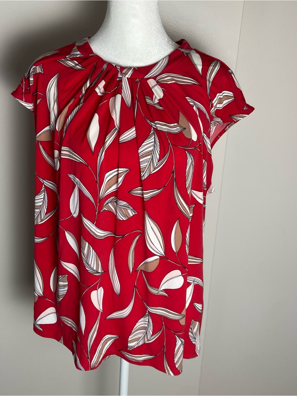 Liz Claiborne Red Leaf-Print Cap Sleeve Blouse
